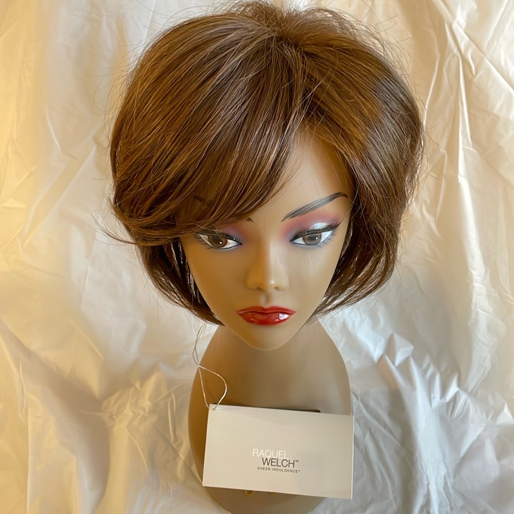 Raquel Welch Opening Act Wig NWT